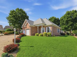 404 Gallop Ct, Greenville, SC 29617