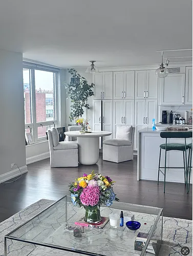 1341 N Astor St #2507 Photo 1