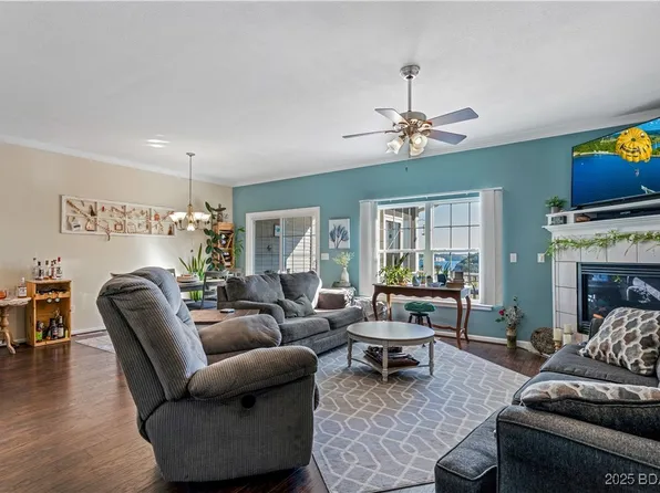 438 Grandview Dr, Lake Ozark, MO 65049