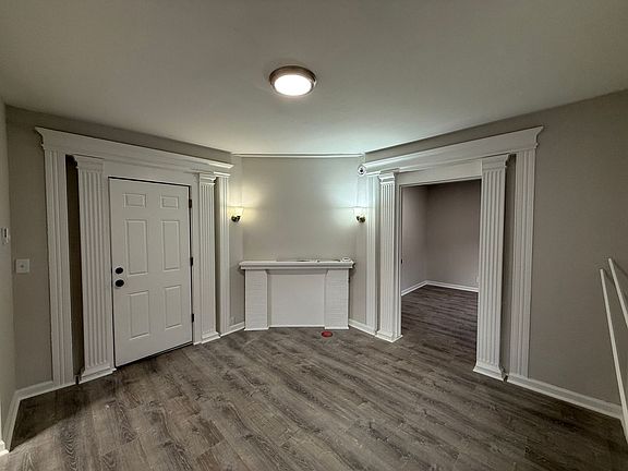 4th image of 547 Naugatuck Ave #1