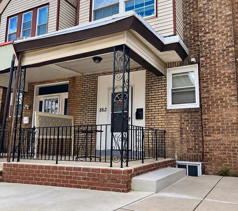 1st image of 862 Granite St