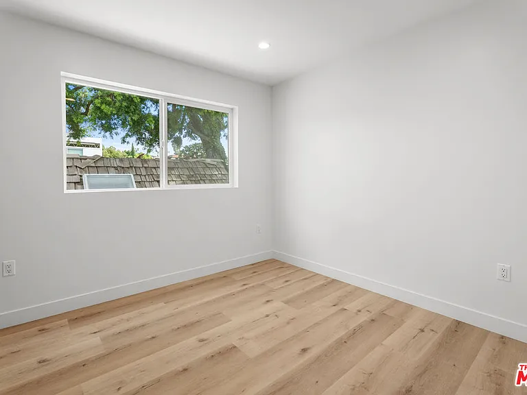 2154 Patricia Ave — Photo 5