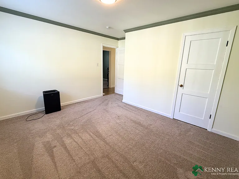 925 Newman Dr — Photo 10
