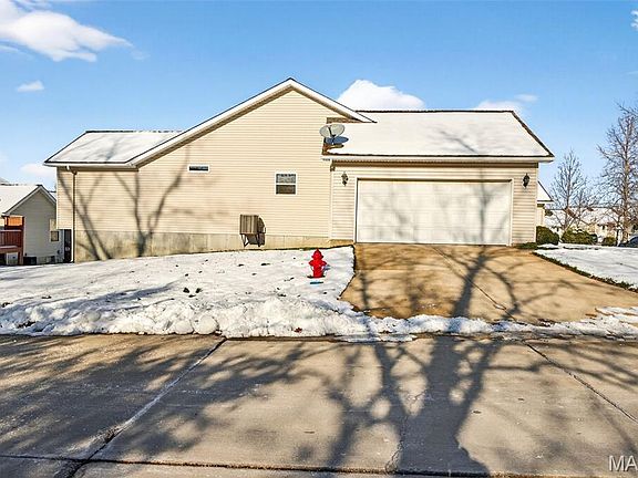 3rd image of 115 Fort Dodge Dr