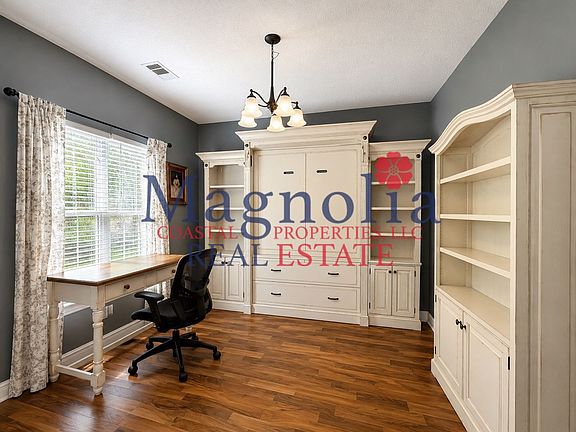 3rd image of 89 Blue Lake St