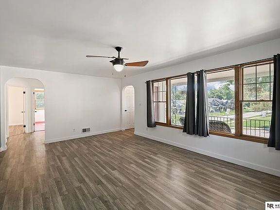 5th image of 3319 Spring St