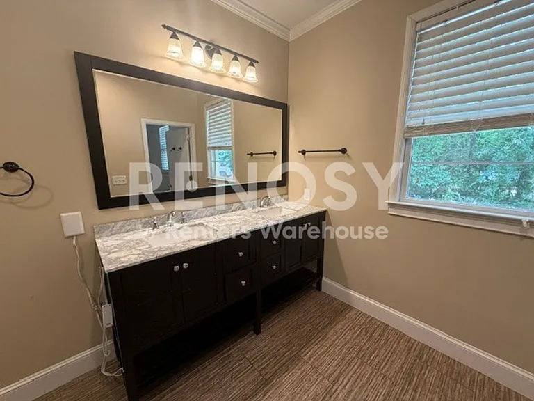 1020 Anderson St — Photo 23
