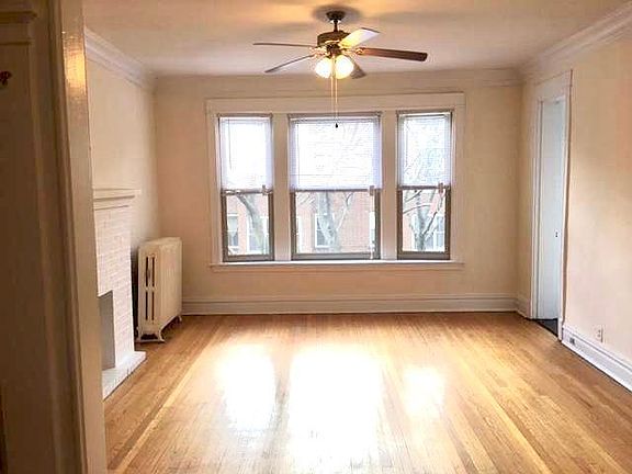 3rd image of 1222 W Rosemont Ave