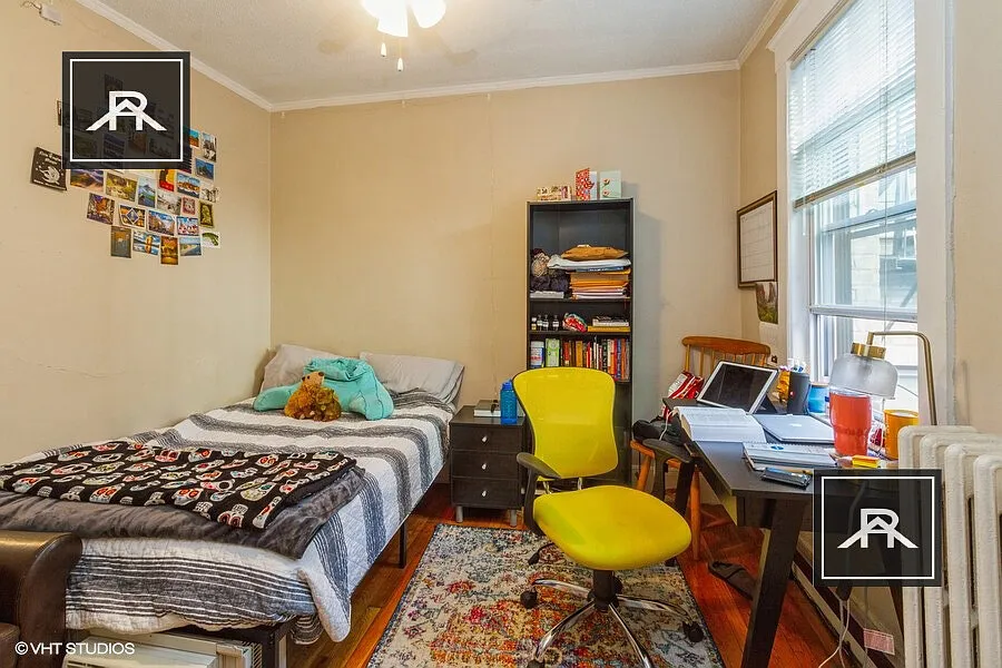 3 bed, 1.0 bath, 925 sqft, $3,400 — Photo 4
