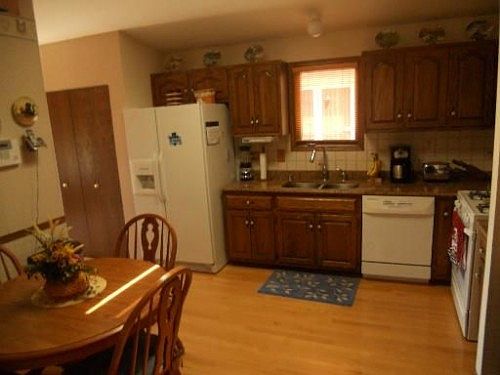 2nd image of 5912 S Neenah Ave