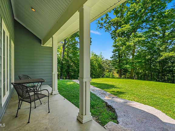 3rd image of 4714 Powell Valley Rd