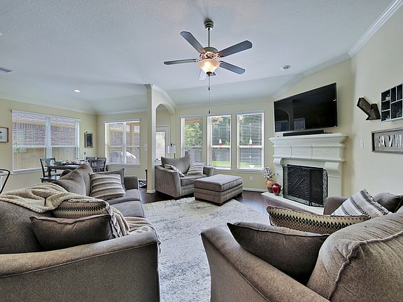 4th image of 187 Capriccio Ln
