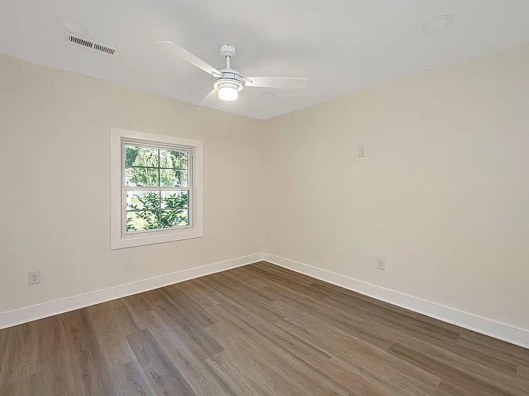 12 Pearl St — Photo 13