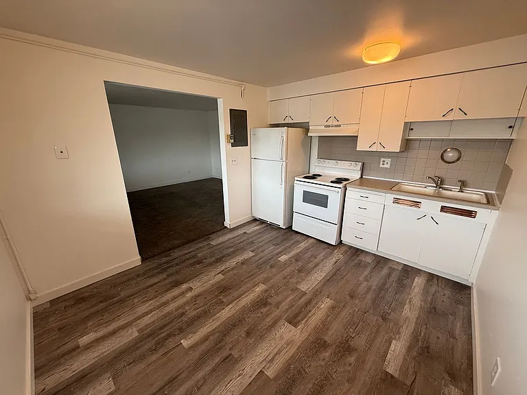 911 E Indiana Ave Apartments! — Photo 2
