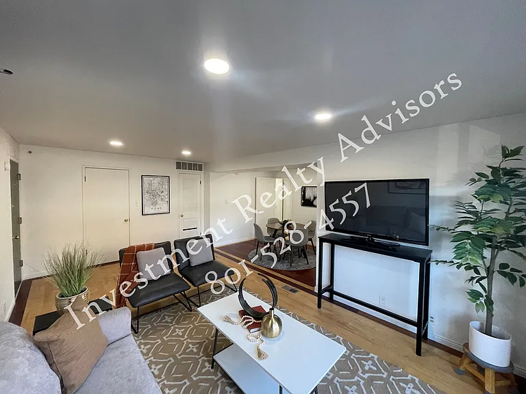 425 S 900 E - Salt Lake City, UT — Photo 17