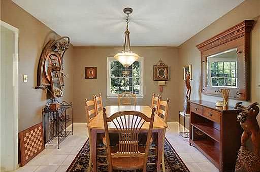 5th image of 130 Wisteria Dr