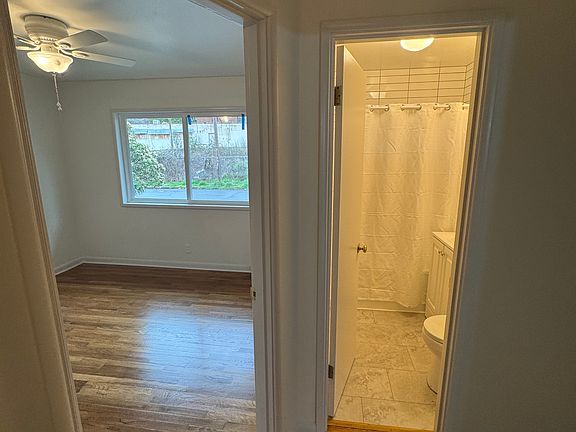 4th image of 3037-3043 SE Alder Ct