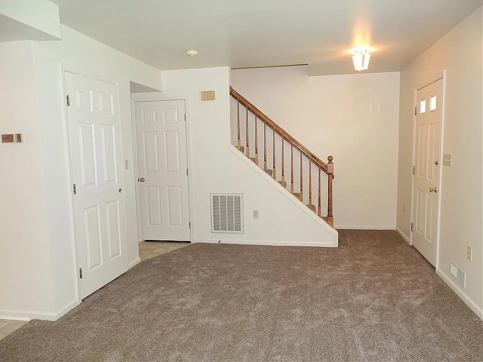 3 bed, 1.5 bath, 1188 sqft, $1,495 — Photo 2