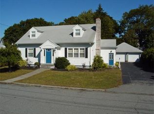 28 Emmett St, Fall River, MA 02721