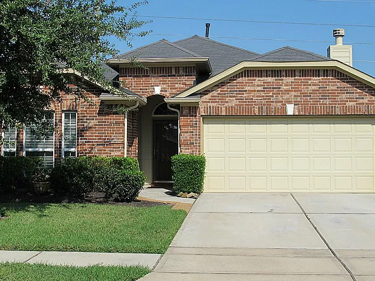 6422 Saragosa Crossing Ln — Photo 1