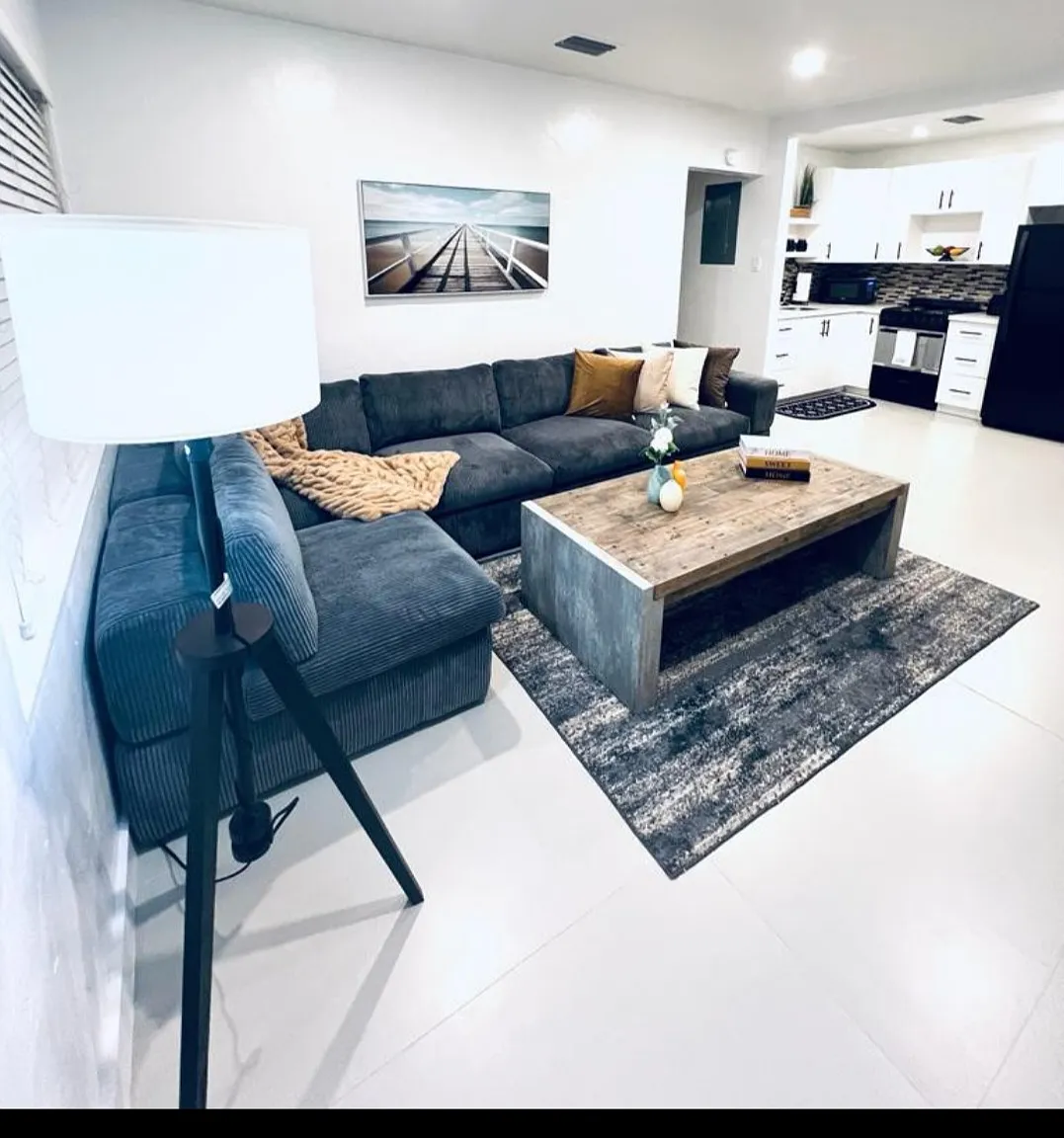 2 bed, 1300 sqft, $2,600 — Photo 1
