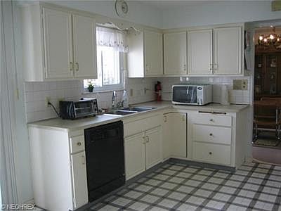 3rd image of 6433 Brighton Dr