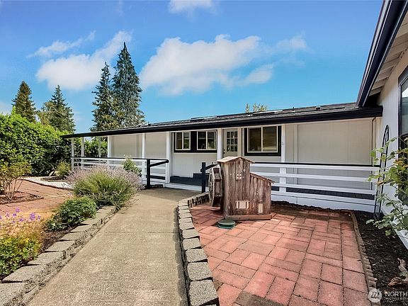 2nd image of 14736 Cedarwood Drive SE
