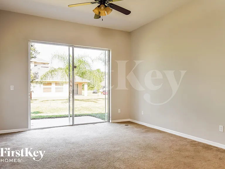 2101 Laparelle Dr — Photo 4