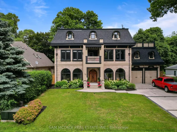 23 Cameron Dr, Hamilton, ON L9G 2L4