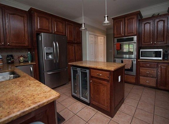 2nd image of 443 Twin Springs Dr