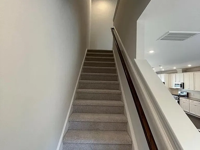 1049 Islip Pl — Photo 7