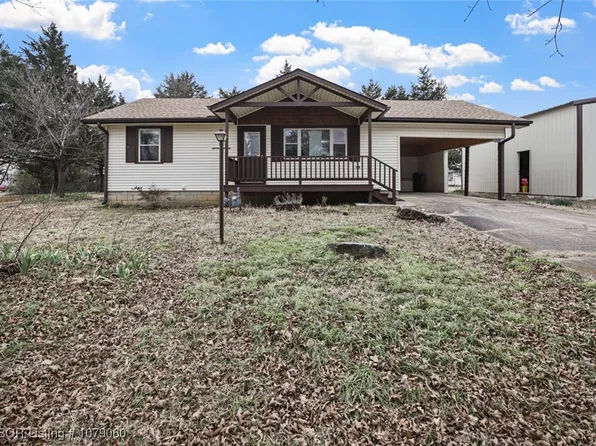 1112 Grady Ave, Poteau, OK 74953