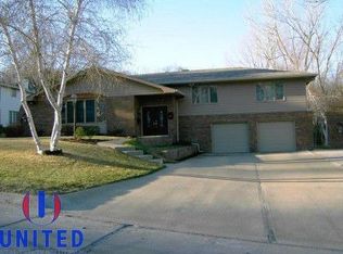 3719 Maplewood St, Sioux City, IA 51104