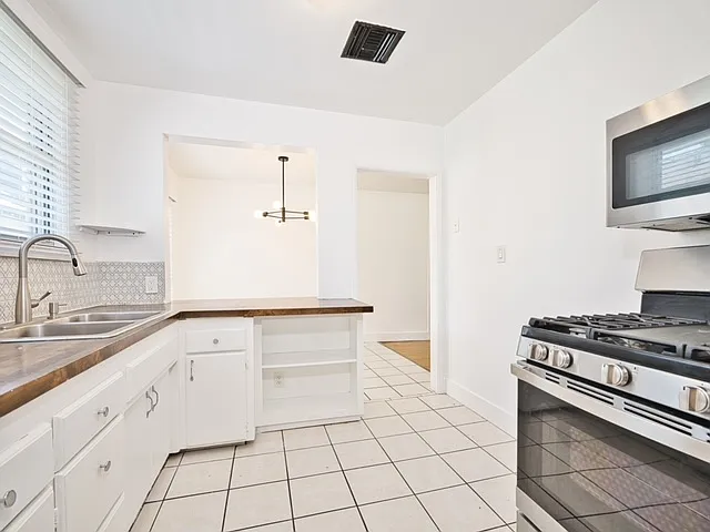 6153 Clybourn Ave #6153 — Photo 9