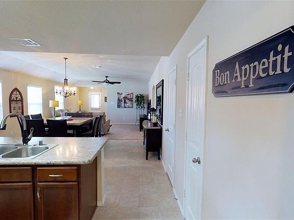 5th image of 512 Plum Dr