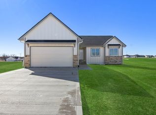 1620 Tiernan Trl, Stuart, IA 50250
