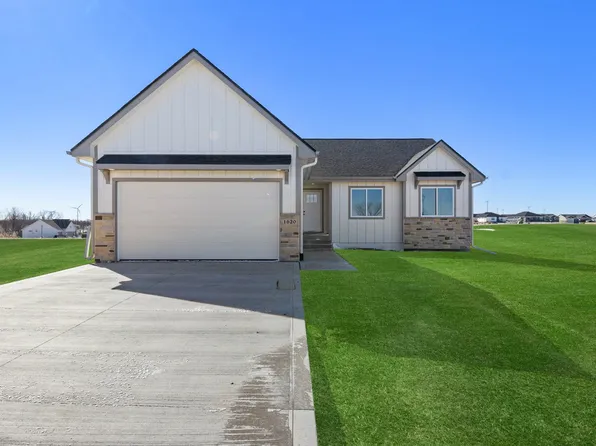 1620 Tiernan Trl, Stuart, IA 50250