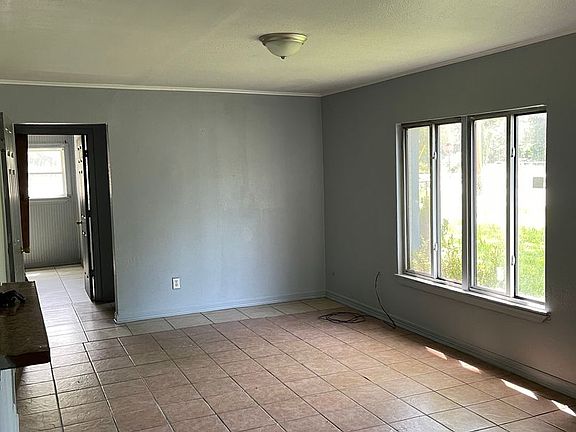 2nd image of 405 W 76th St
