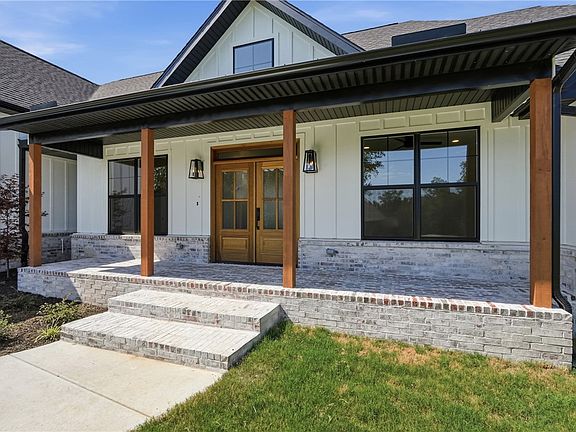 4th image of 18183 Pepper Hills Dr