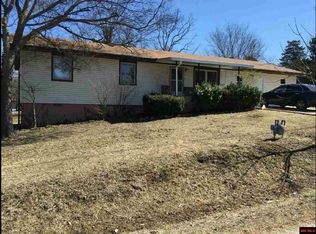 307 S 8th St, Flippin, AR 72634