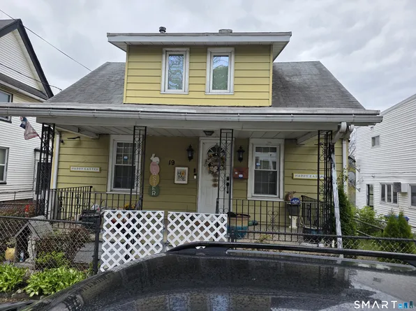 19 Manhan Street, Waterbury, CT 06710