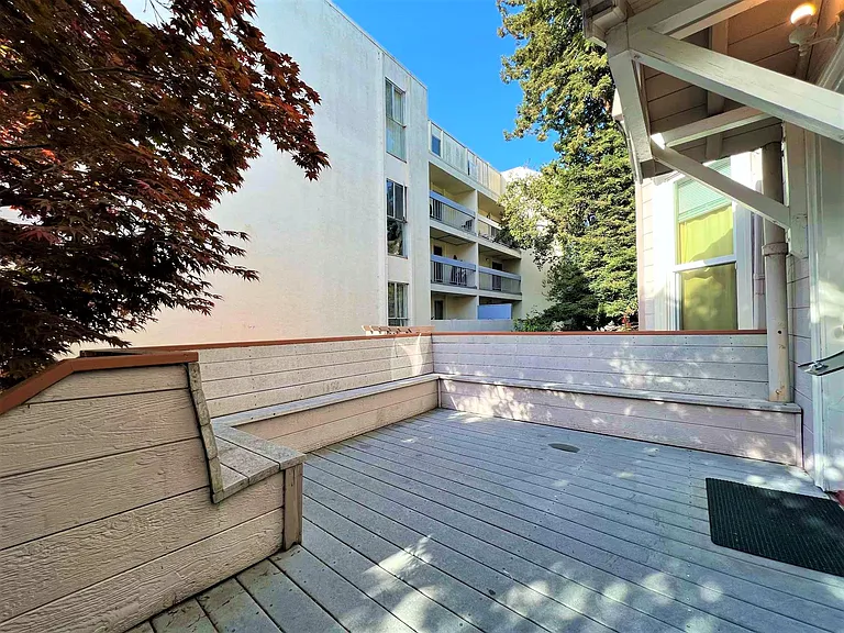 2530 College Ave #3 — Photo 4