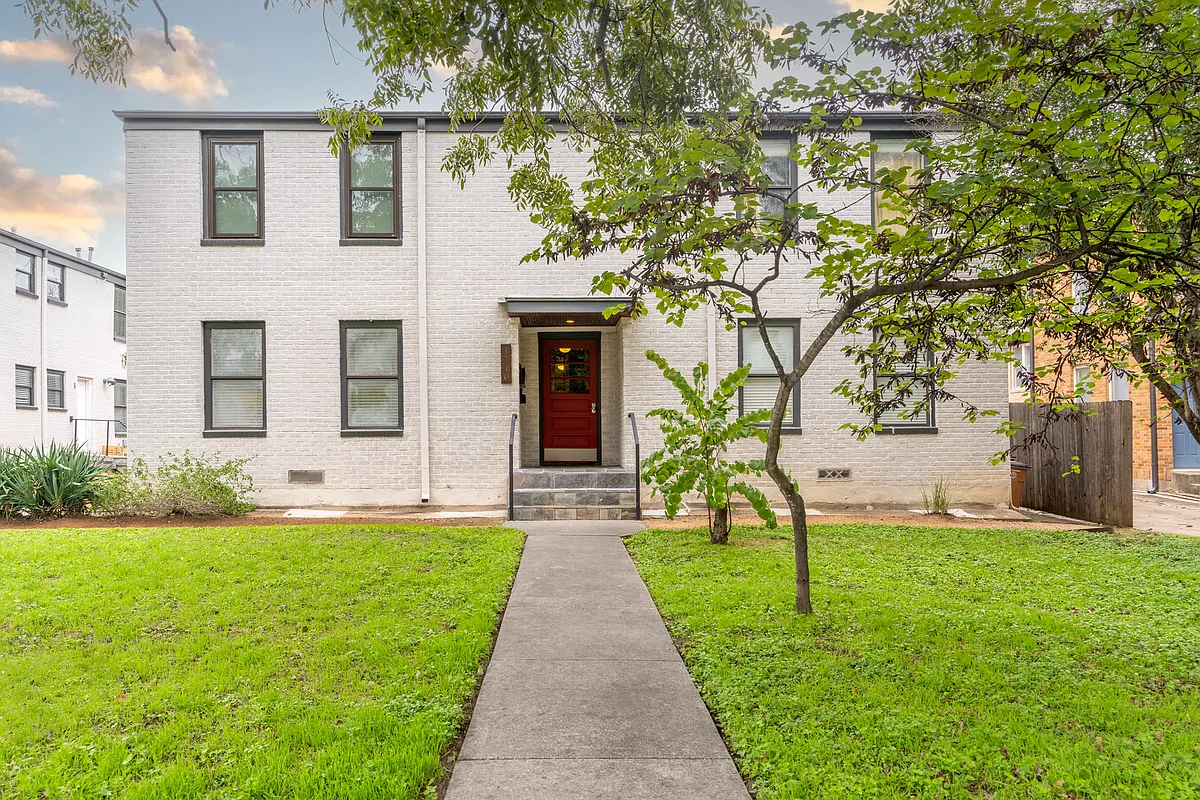 Building Photo - Enfield Heights