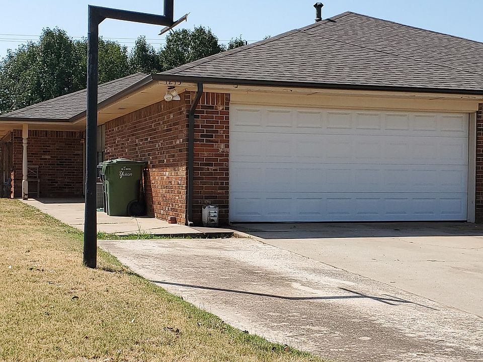 2nd image of 1215 Summerton Pl