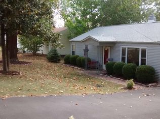 1633 Grant Rd, Saint Louis, MO 63119