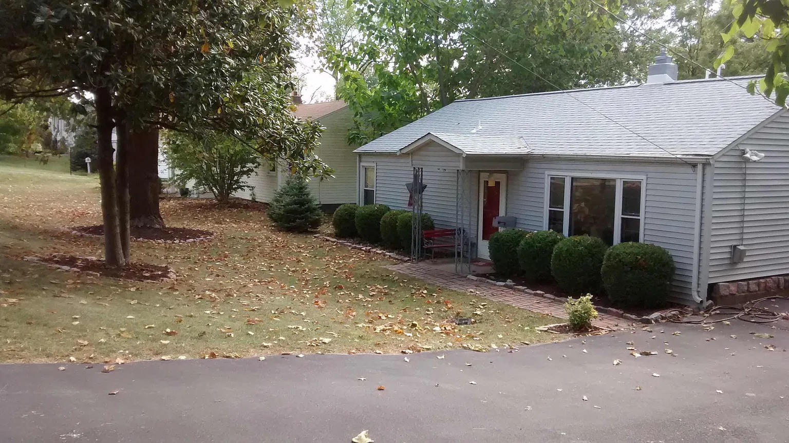 1633 Grant Rd photo 1