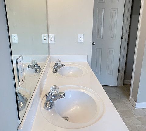 5th image of 4160 Magnolia Glen Walk