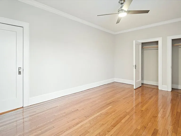 Worthington House Apartments — Photo 41