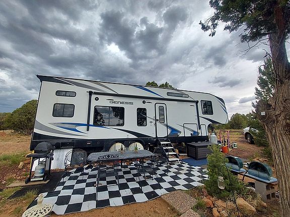 2017 Genesis 32CR toy hauler