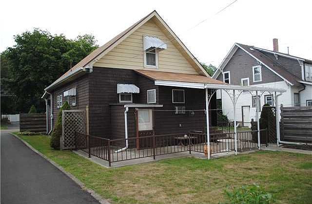 2nd image of 454 Seneca Rd